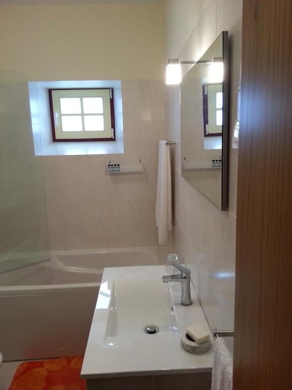 Quinta Da Cardal Guest House Вила Верде Стая снимка